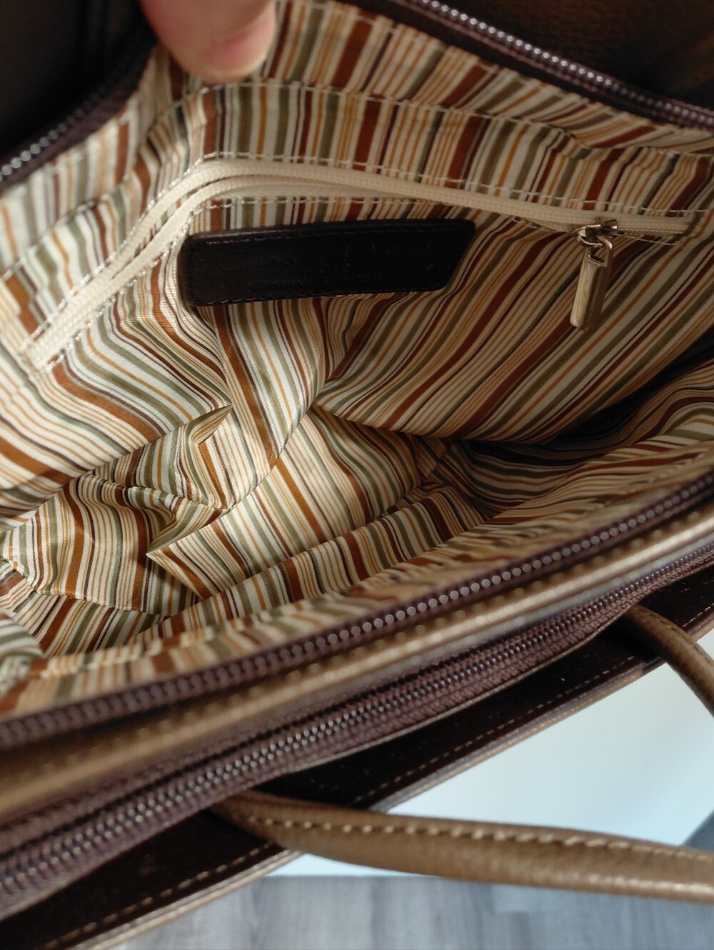 Cleo & Patek Paris Tan Brown Leather Double-Compartment Shoulder Bag - Picture 11 of 11